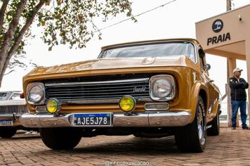 1º ENCONTRO DE CARROS ANTIGOS EM FLORÍNEA FOI UM SUCESSO