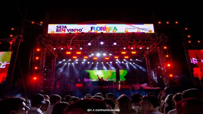 PROGRAMAÇÃO DE FINAL DE ANO BATE RECORDE DE PÚBLICO E FICA NA HISTÓRIA DE FLORÍNEA