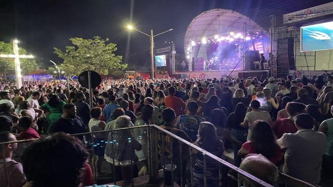 PROGRAMAÇÃO DE FINAL DE ANO BATE RECORDE DE PÚBLICO E FICA NA HISTÓRIA DE FLORÍNEA